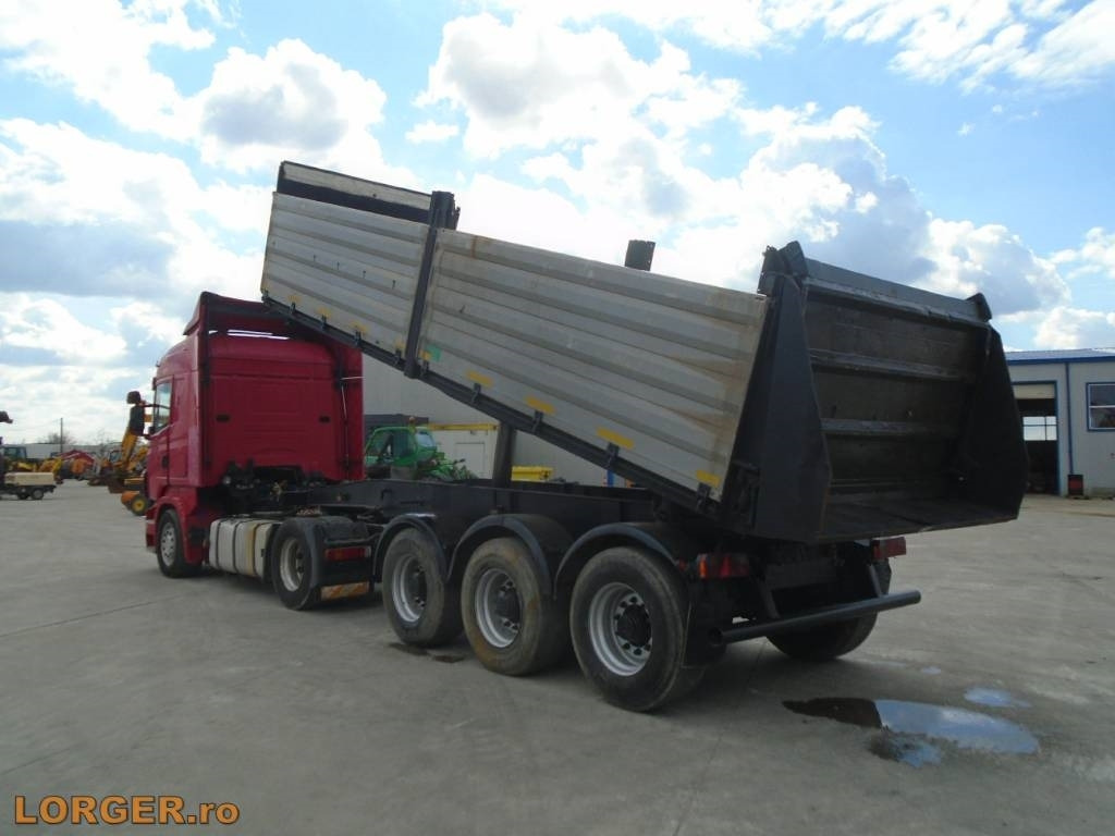 Schwarzmuller R420 - Closed box trailer: picture 1 Schwarzmuller R420 - Closed box trailer: picture 1
