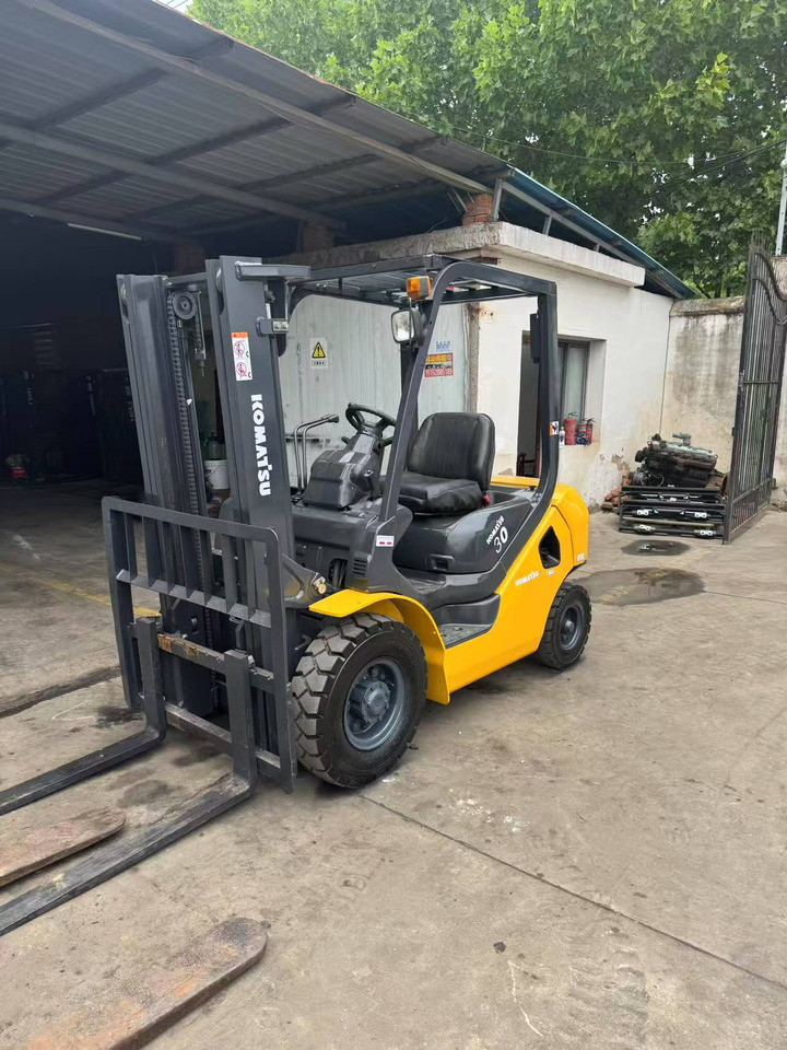 KOMATSU FD30 - Forklift: picture 2 KOMATSU FD30 - Forklift: picture 2