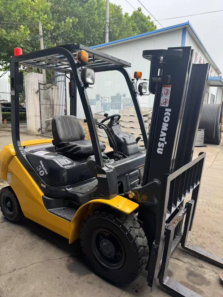 KOMATSU FD30 - Forklift: picture 4 KOMATSU FD30 - Forklift: picture 4