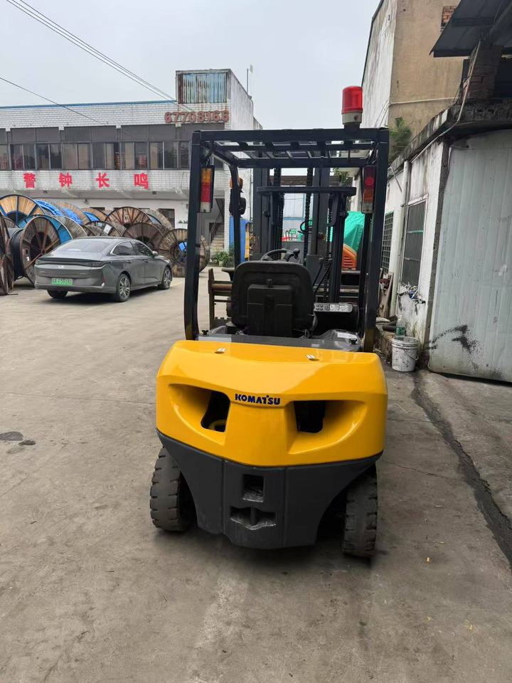 KOMATSU FD30 - Forklift: picture 1 KOMATSU FD30 - Forklift: picture 1