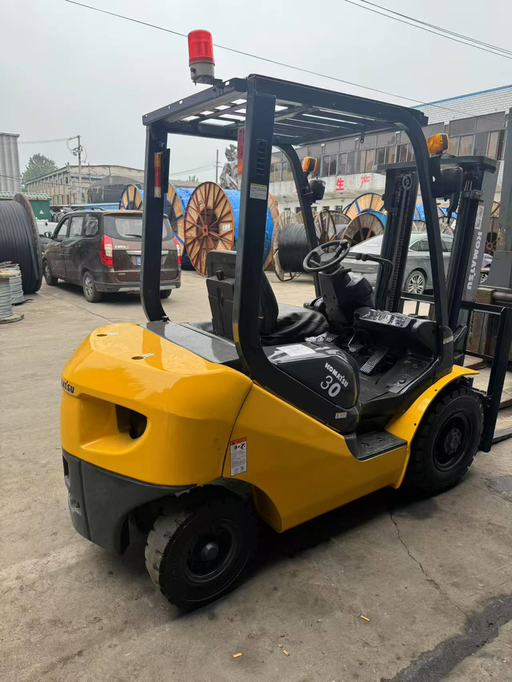 KOMATSU FD30 - Forklift: picture 5 KOMATSU FD30 - Forklift: picture 5