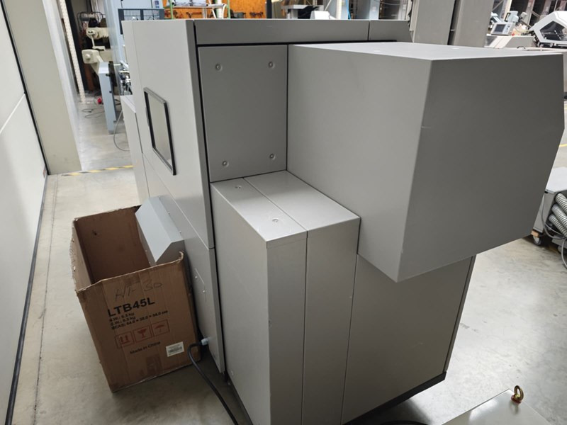 Horizon HT-30 | 2005 | 1.65 Mio - Paper cutting machine: picture 4 Horizon HT-30 | 2005 | 1.65 Mio - Paper cutting machine: picture 4