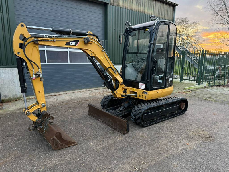 Cat 302.7 D CR - Mini excavator: picture 1 Cat 302.7 D CR - Mini excavator: picture 1