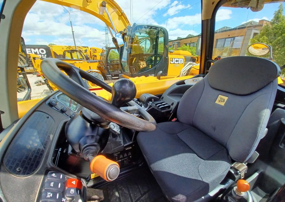 JCB 560-80 Agri Plus - Telescopic handler: picture 5 JCB 560-80 Agri Plus - Telescopic handler: picture 5