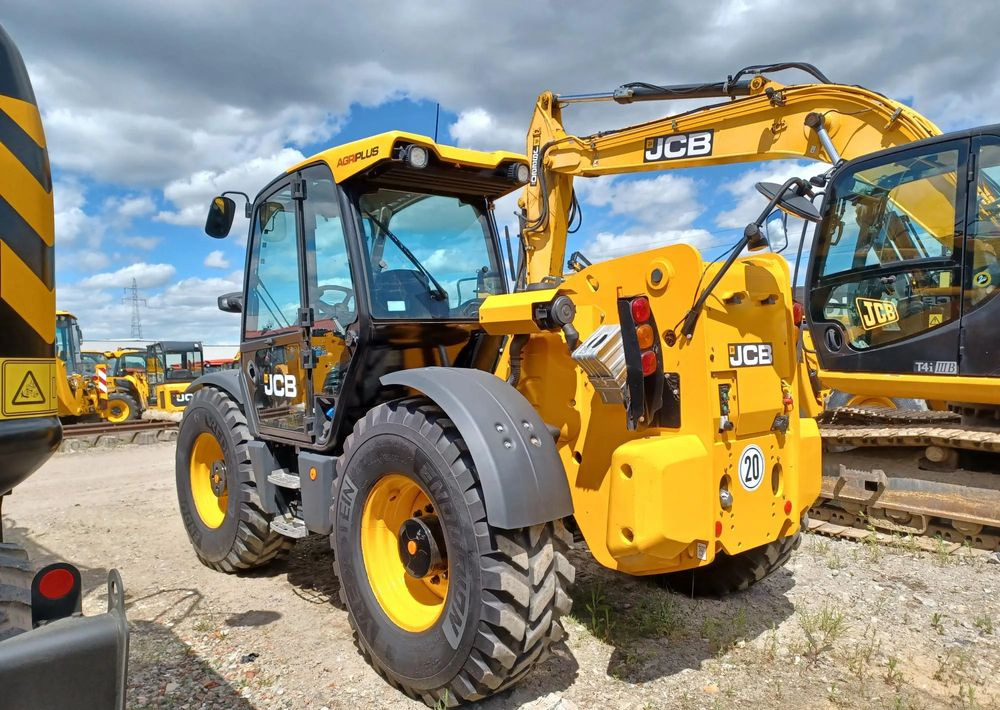 JCB 560-80 Agri Plus - Telescopic handler: picture 4 JCB 560-80 Agri Plus - Telescopic handler: picture 4