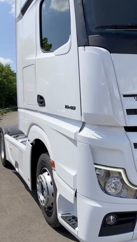 Mercedes-Benz Actros L 1848 - Tractor unit: picture 4 Mercedes-Benz Actros L 1848 - Tractor unit: picture 4