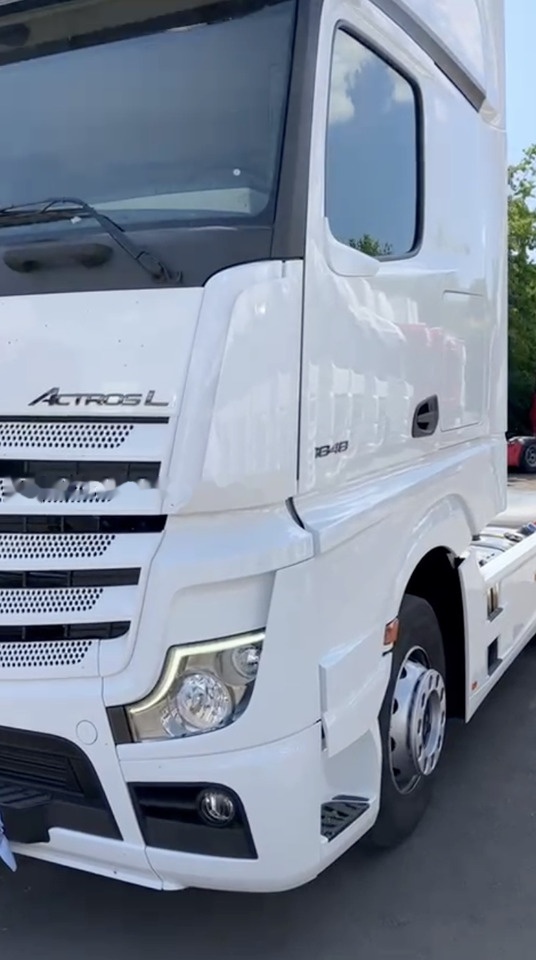 Mercedes-Benz Actros L 1848 - Tractor unit: picture 3 Mercedes-Benz Actros L 1848 - Tractor unit: picture 3