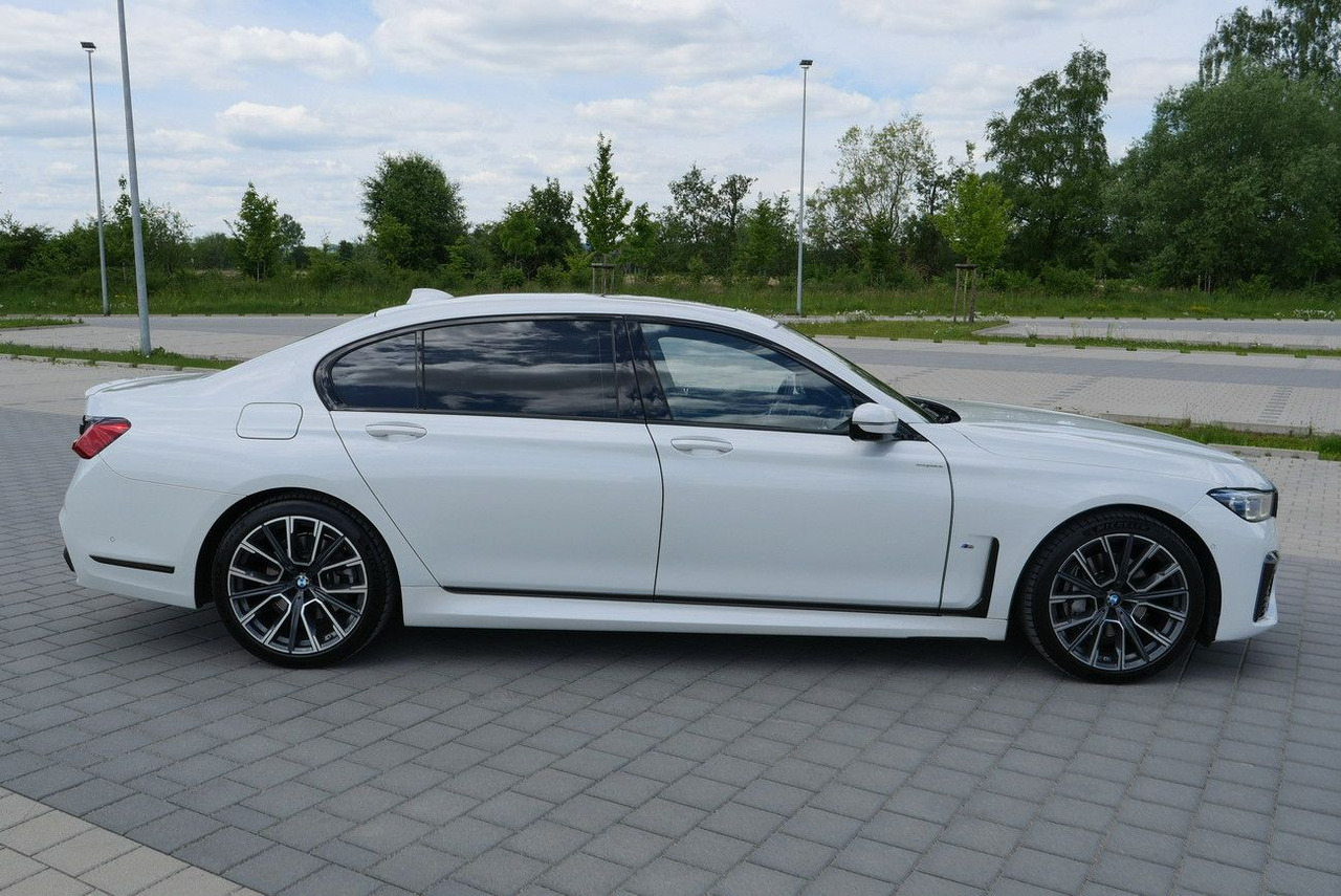 BMW 730Ld XDRIVE /VOLL/REAR ENTERT. /LANGSTRECKE 48V - Saloon car: picture 3 BMW 730Ld XDRIVE /VOLL/REAR ENTERT. /LANGSTRECKE 48V - Saloon car: picture 3
