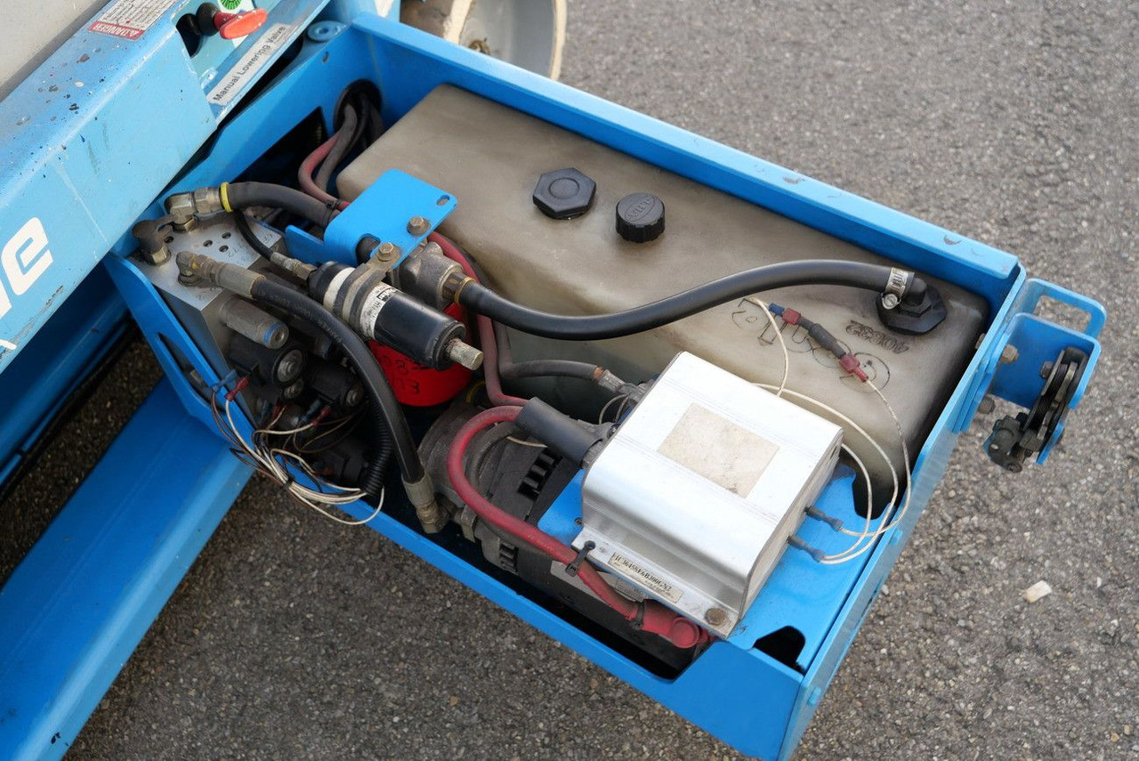 Truck mounted aerial platform Genie SCHERENHEBEBÜHNE GENIE GS 2632 nur 542 H: picture 10 Truck mounted aerial platform Genie SCHERENHEBEBÜHNE GENIE GS 2632 nur 542 H: picture 10