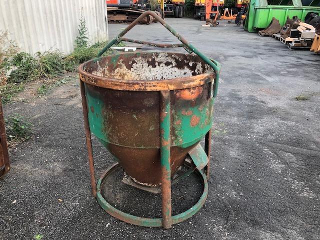 DIVERS ACCESSOIRES BTP GODET BENNE GODET PELLE /CAISSONS /ROUES /DIVERS - Attachment for Construction machinery: picture 5 DIVERS ACCESSOIRES BTP GODET BENNE GODET PELLE /CAISSONS /ROUES /DIVERS - Attachment for Construction machinery: picture 5