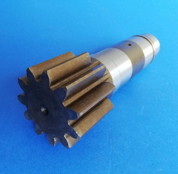 010370A Wałek silnika obrotu Komatsu PC10-7 - Swing motor for Construction machinery: picture 1 010370A Wałek silnika obrotu Komatsu PC10-7 - Swing motor for Construction machinery: picture 1