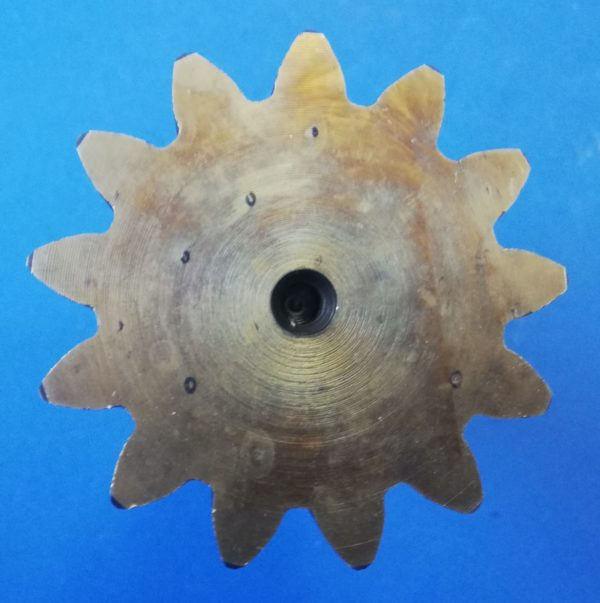 010440A Yanmar YB151U Schwenkmotorwelle - Swing motor for Construction machinery: picture 5 010440A Yanmar YB151U Schwenkmotorwelle - Swing motor for Construction machinery: picture 5