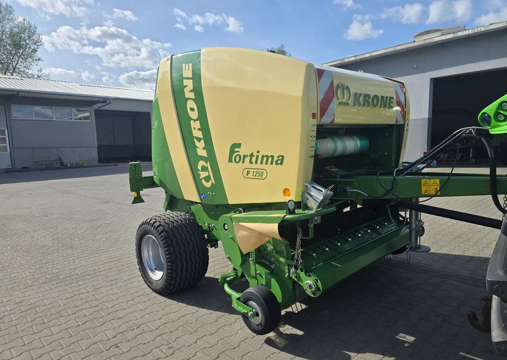 Krone Fortima F 1250 - Round baler: picture 1 Krone Fortima F 1250 - Round baler: picture 1