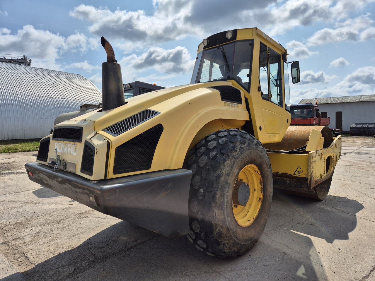 BOMAG BW211 D-4 - Compactor: picture 4 BOMAG BW211 D-4 - Compactor: picture 4