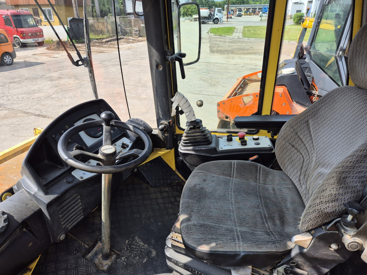 BOMAG BW211 D-4 - Compactor: picture 5 BOMAG BW211 D-4 - Compactor: picture 5