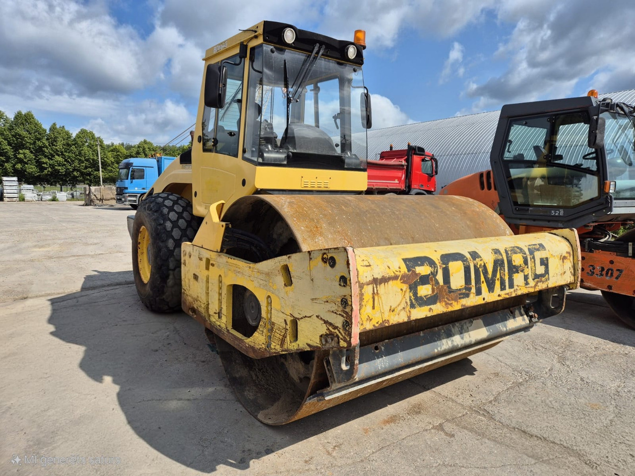 BOMAG BW211 D-4 - Compactor: picture 1 BOMAG BW211 D-4 - Compactor: picture 1