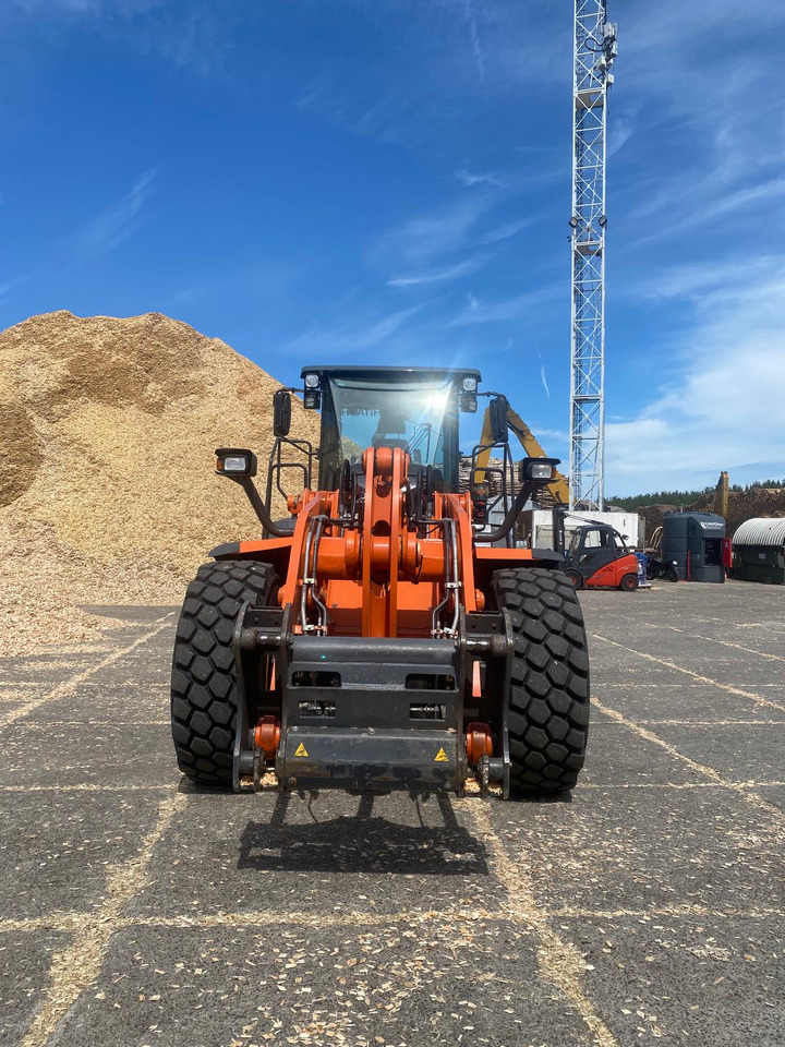 HITACHI ZW250-6 - Wheel loader: picture 3 HITACHI ZW250-6 - Wheel loader: picture 3