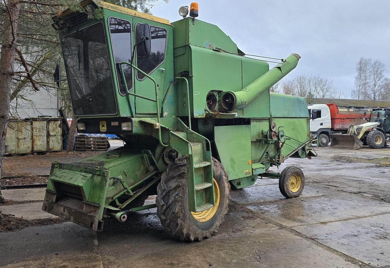 John Deere 955 A1 - Combine harvester: picture 1 John Deere 955 A1 - Combine harvester: picture 1