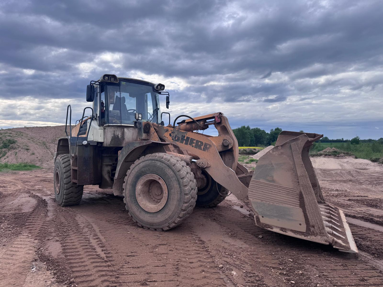 LIEBHERR L566 - Backhoe loader: picture 3 LIEBHERR L566 - Backhoe loader: picture 3