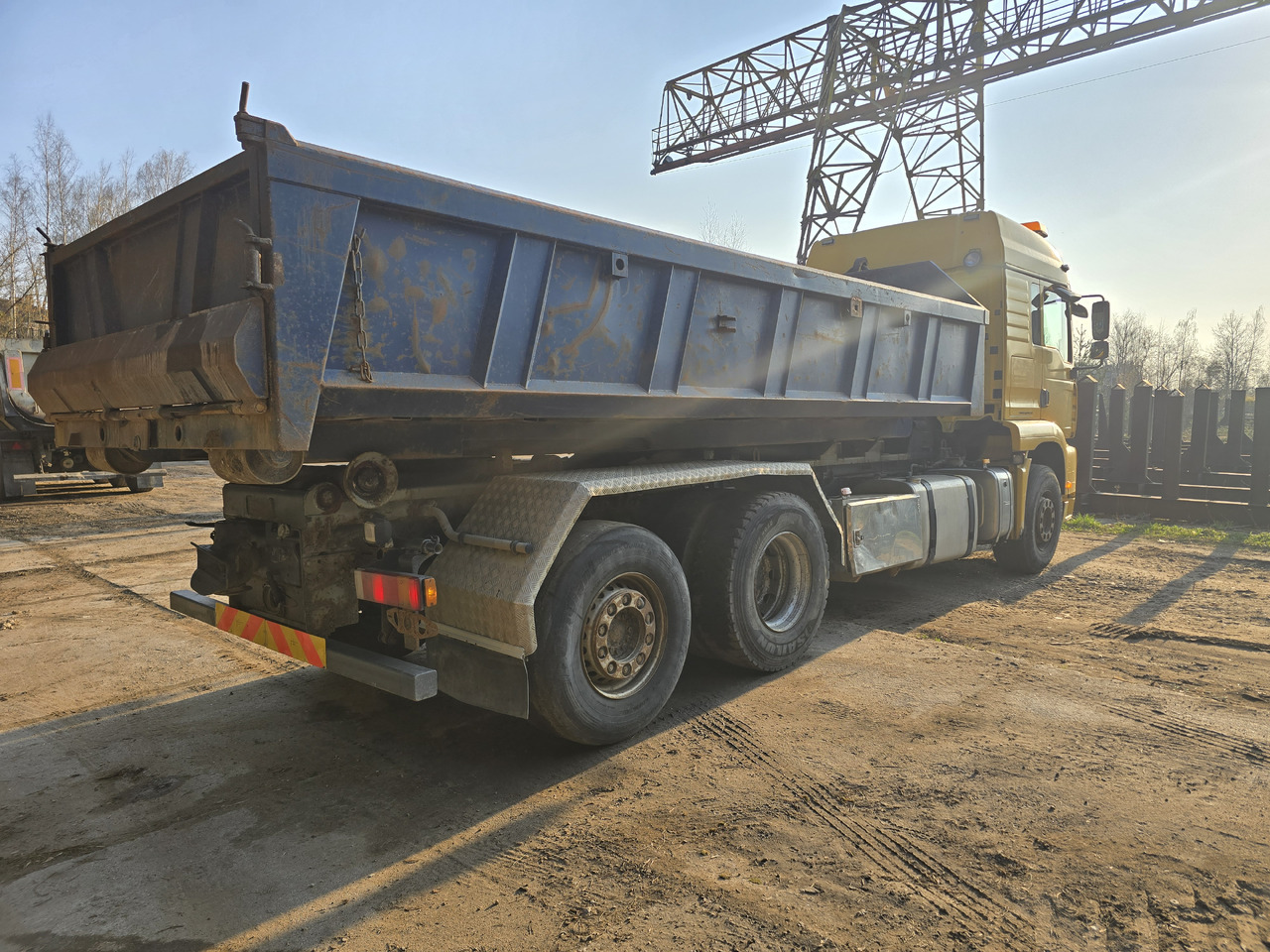 MAN TGA 26.413 - Hook lift truck: picture 4 MAN TGA 26.413 - Hook lift truck: picture 4