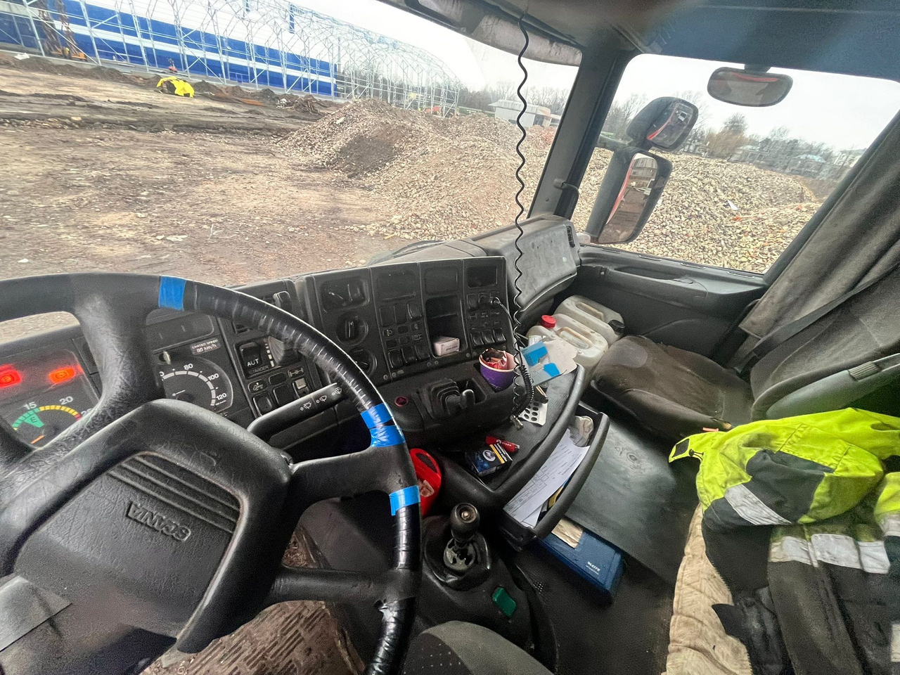 SCANIA R124 - Car transporter truck: picture 3 SCANIA R124 - Car transporter truck: picture 3