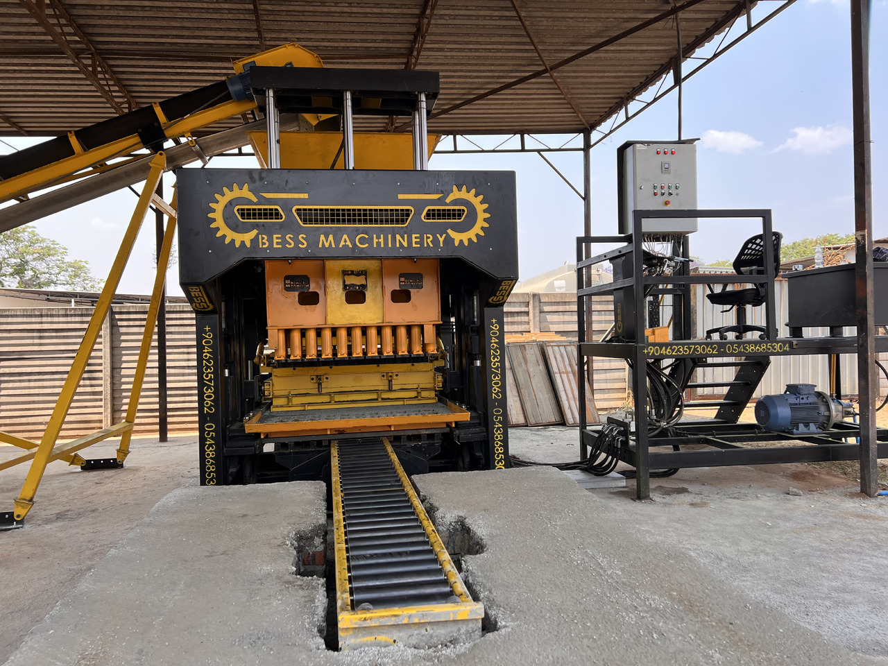 PRS-600 Semi-Automatic Concrete Block Machine - Block making machine: picture 1 PRS-600 Semi-Automatic Concrete Block Machine - Block making machine: picture 1