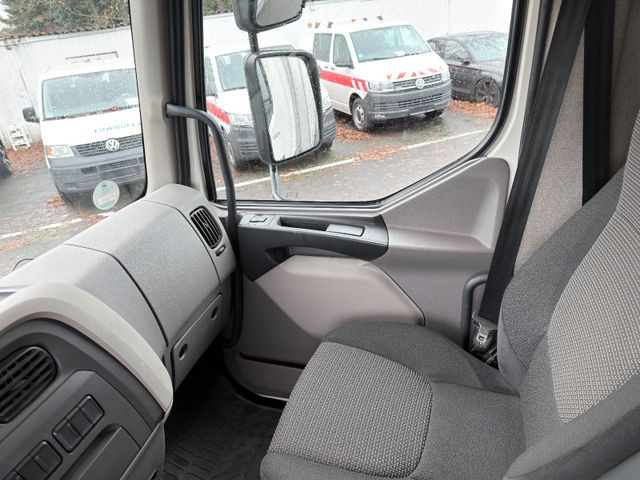 Curtain side truck DAF LF 250 FA: picture 16