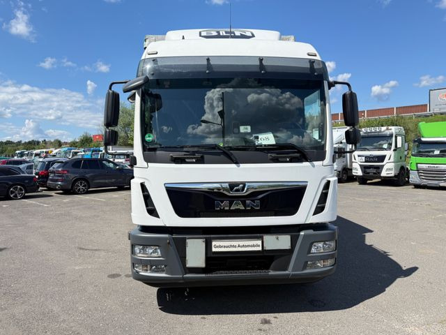 MAN TGM 15.290 - Curtain side truck: picture 1 MAN TGM 15.290 - Curtain side truck: picture 1