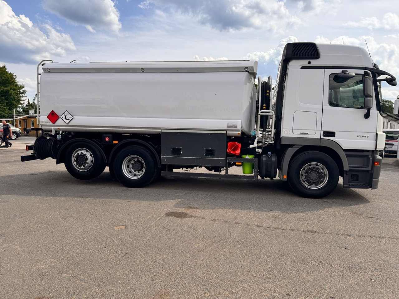 Mercedes-Benz Actros 2541 Tankwagen - Tanker truck: picture 5 Mercedes-Benz Actros 2541 Tankwagen - Tanker truck: picture 5