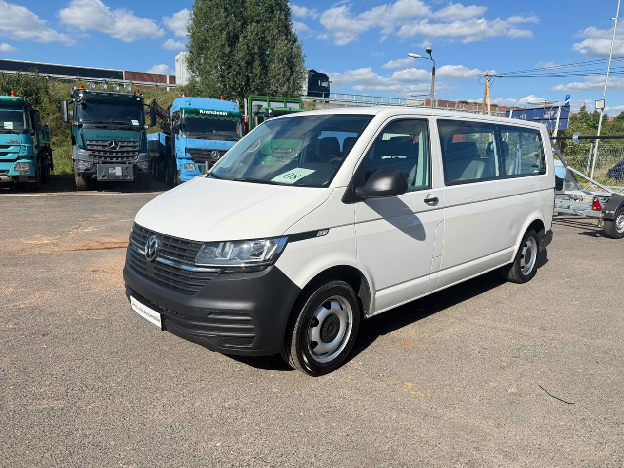 Volkswagen T6 Transporter Kombi lang 9 Sitzer - People carrier: picture 3 Volkswagen T6 Transporter Kombi lang 9 Sitzer - People carrier: picture 3