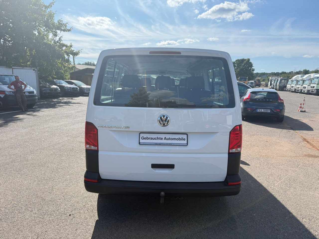 Volkswagen T6 Transporter Kombi lang 9 Sitzer - People carrier: picture 4 Volkswagen T6 Transporter Kombi lang 9 Sitzer - People carrier: picture 4