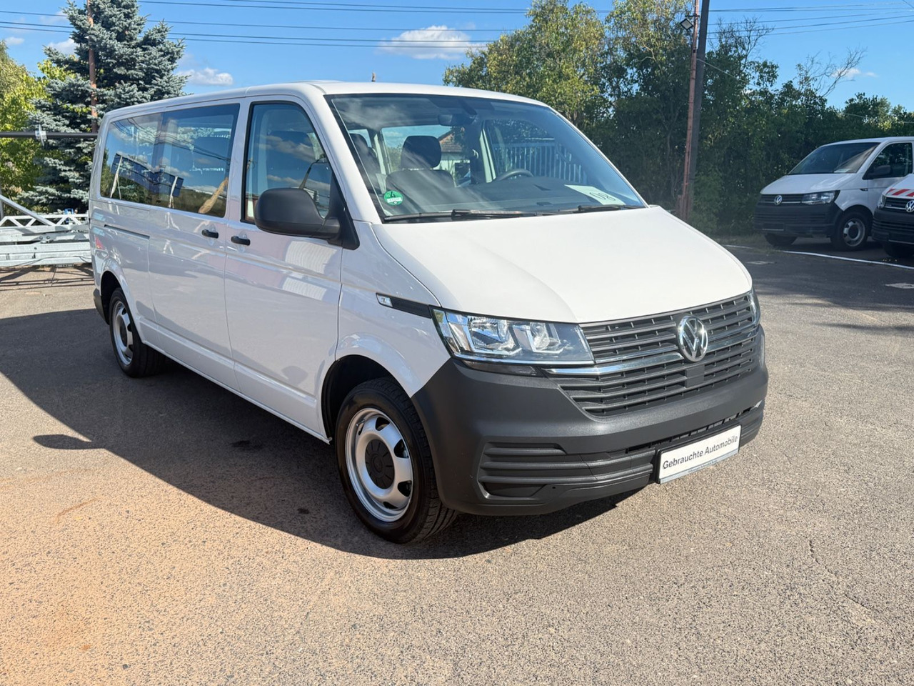 Volkswagen T6 Transporter Kombi lang 9 Sitzer - People carrier: picture 2 Volkswagen T6 Transporter Kombi lang 9 Sitzer - People carrier: picture 2