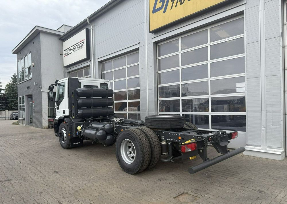 Iveco EuroCargo CNG - Cab chassis truck: picture 5 Iveco EuroCargo CNG - Cab chassis truck: picture 5