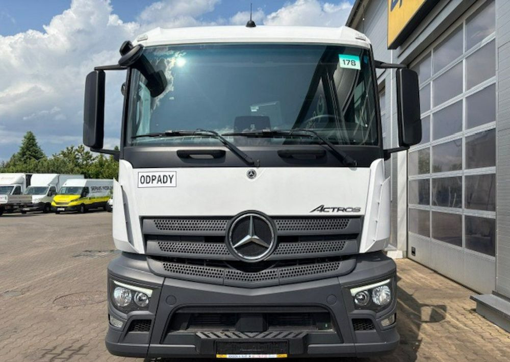 Mercedes-Benz Actros - Refuse truck: picture 2 Mercedes-Benz Actros - Refuse truck: picture 2