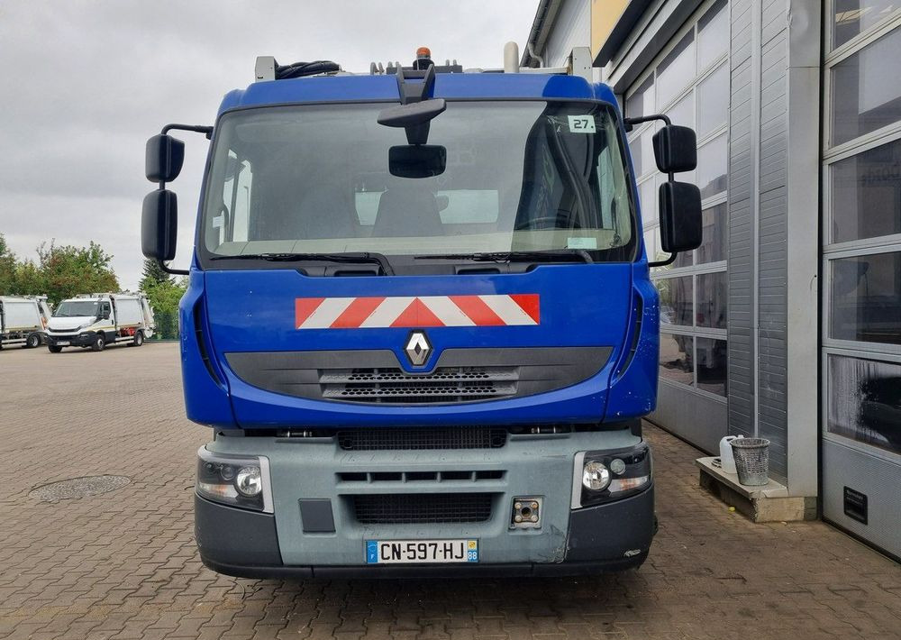 Renault D26 - Refuse truck: picture 2 Renault D26 - Refuse truck: picture 2