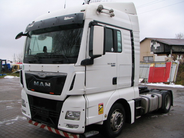 MAN TGX 18.480 / LOW DECK / ENGINE DAMAGE. - Tractor unit: picture 2 MAN TGX 18.480 / LOW DECK / ENGINE DAMAGE. - Tractor unit: picture 2