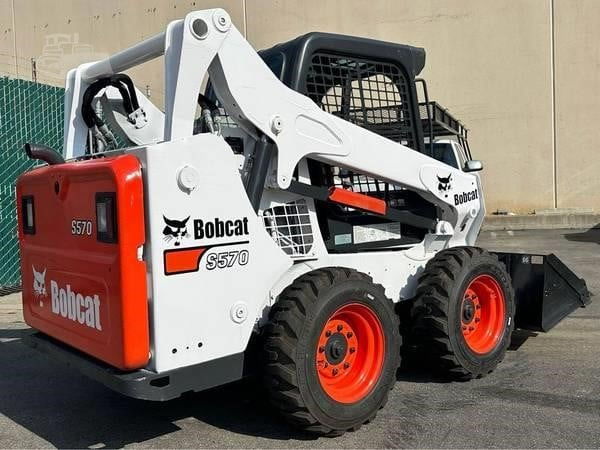 BOBCAT S570 - Skid steer loader: picture 1 BOBCAT S570 - Skid steer loader: picture 1