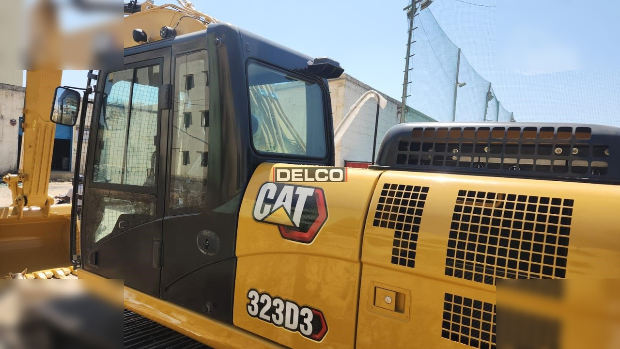 CATERPILLAR 323D3 - Crawler excavator: picture 2 CATERPILLAR 323D3 - Crawler excavator: picture 2