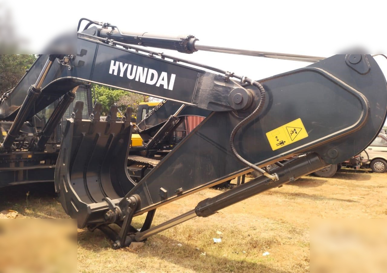 New Crawler excavator HYUNDAI HX380L: picture 7