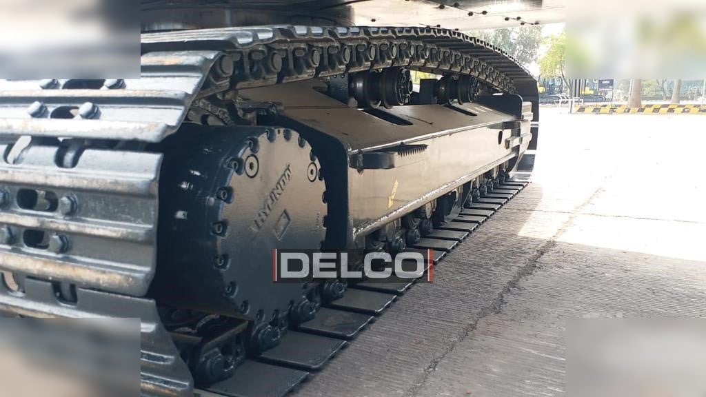 New Crawler excavator HYUNDAI ROBEX 210: picture 15