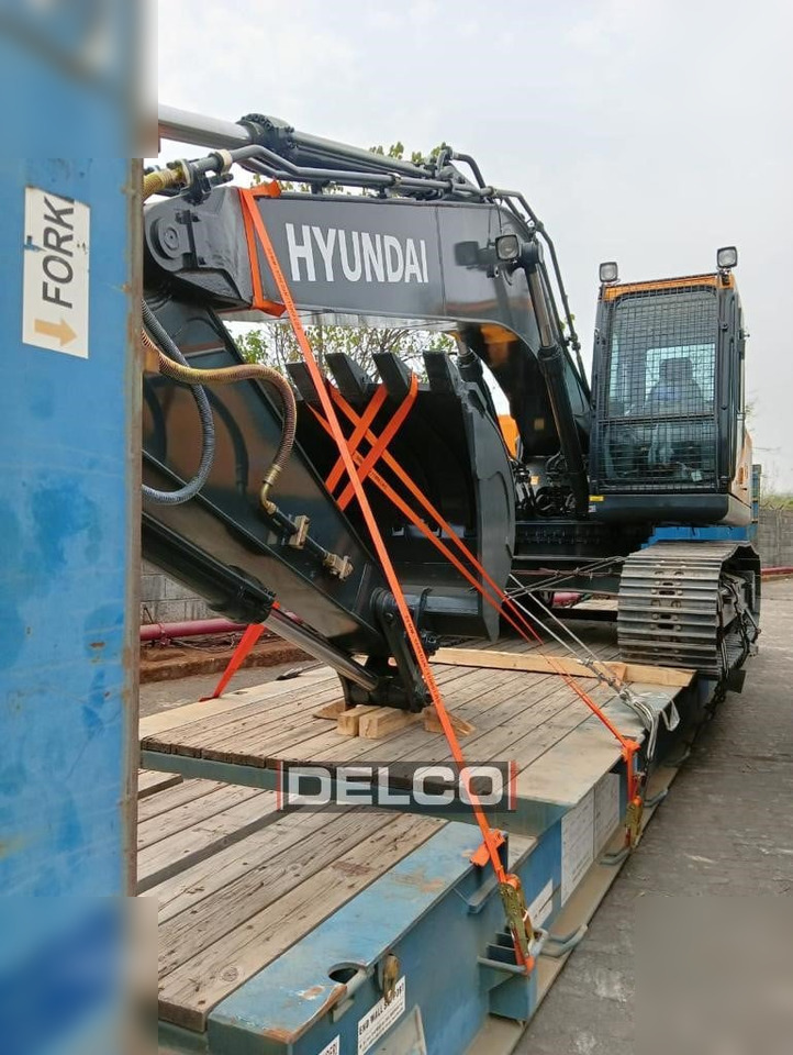 New Crawler excavator HYUNDAI ROBEX 210: picture 7