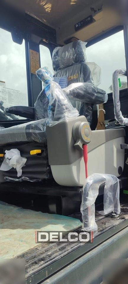 New Crawler excavator HYUNDAI ROBEX 210: picture 16