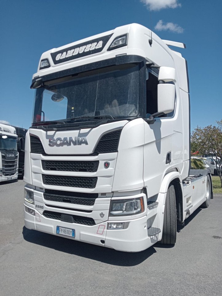SCANIA R520 A4X2NB - Tractor unit: picture 1 SCANIA R520 A4X2NB - Tractor unit: picture 1