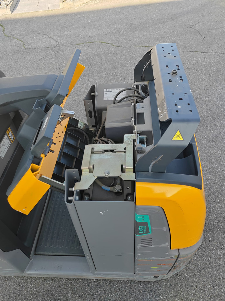 Order picker Jungheinrich ECE 225 Li-Ion/ 2.4m/ 2020yy/ 3057mh: picture 11