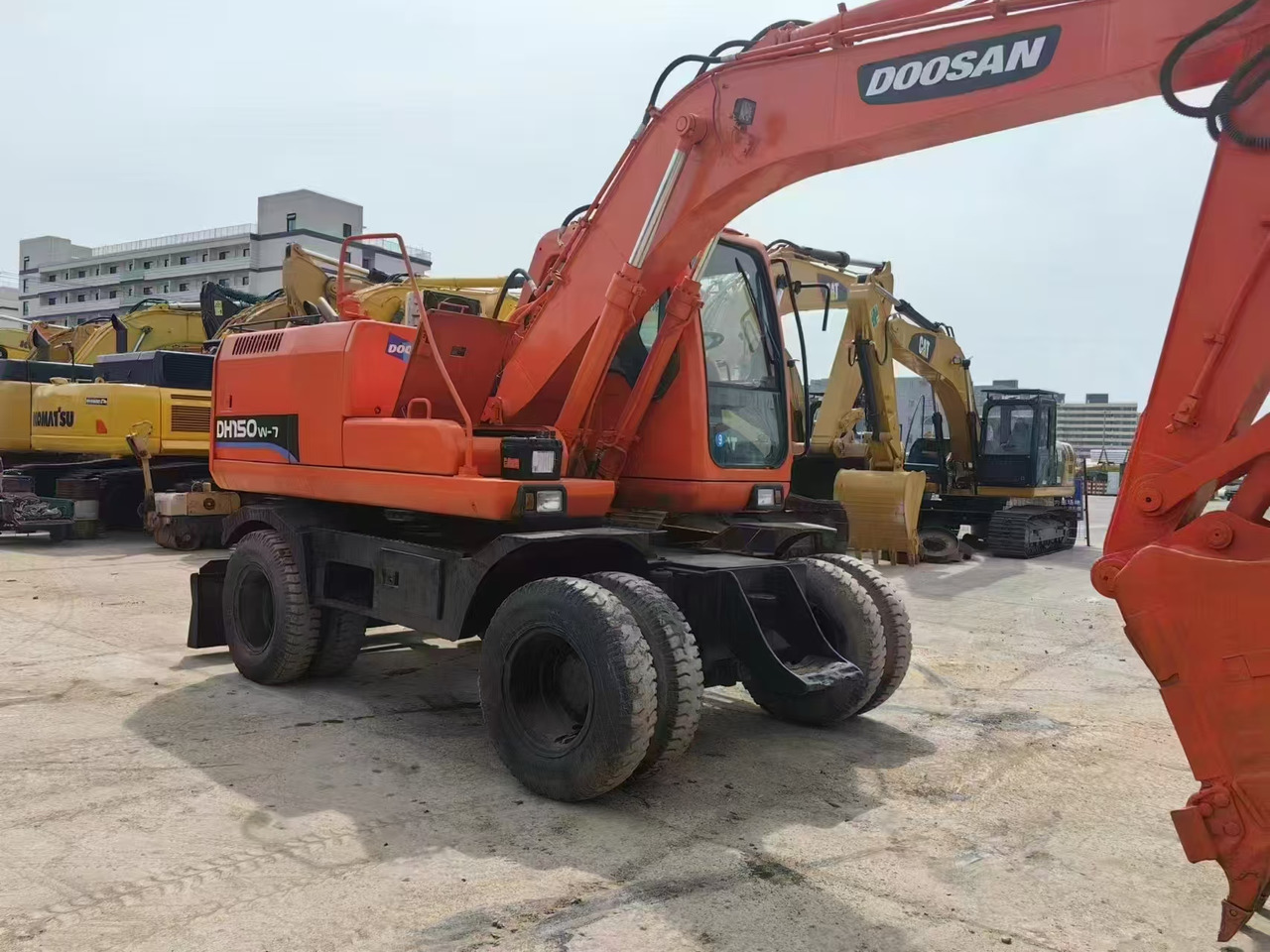 Doosan DX150 - Wheel excavator: picture 1 Doosan DX150 - Wheel excavator: picture 1