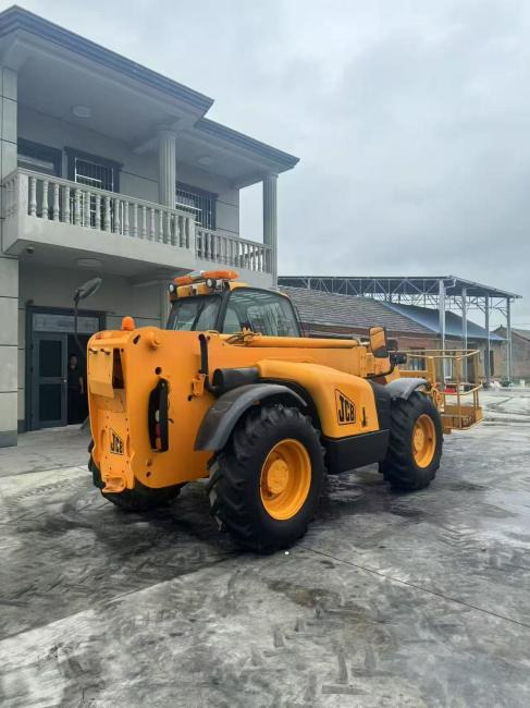 Construction equipment JCB 535: picture 6