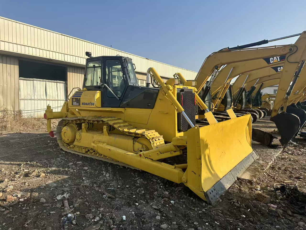 Komatsu D85E - Bulldozer: picture 4 Komatsu D85E - Bulldozer: picture 4