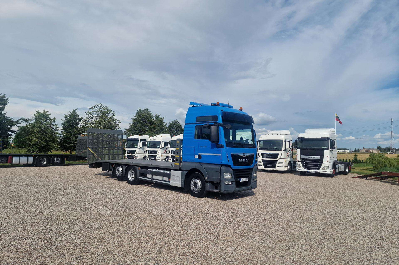 MAN TGX 26.420 - Car transporter truck: picture 1 MAN TGX 26.420 - Car transporter truck: picture 1