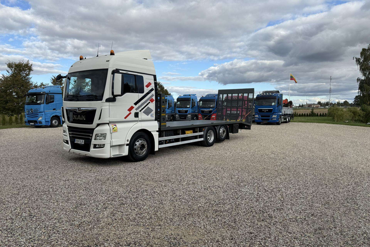 MAN TGX 26.420 - Car transporter truck: picture 2 MAN TGX 26.420 - Car transporter truck: picture 2