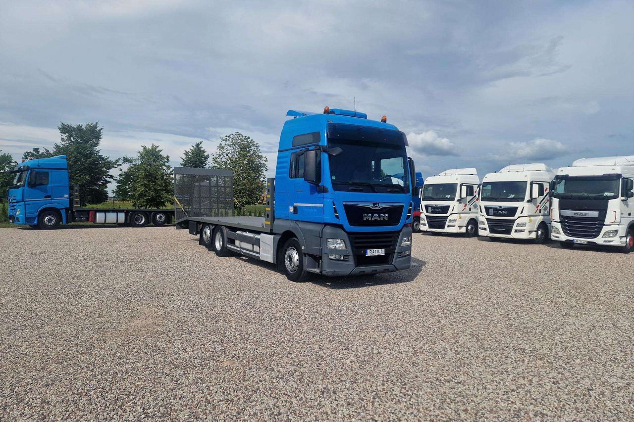MAN TGX 26.420 - Car transporter truck: picture 2 MAN TGX 26.420 - Car transporter truck: picture 2